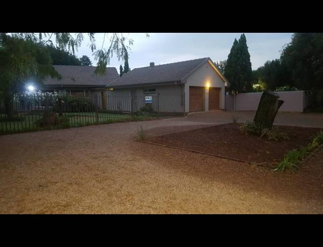 4 BEDROOM HOUSE FOR SALE IN VANDERBIJLPARK SW 5